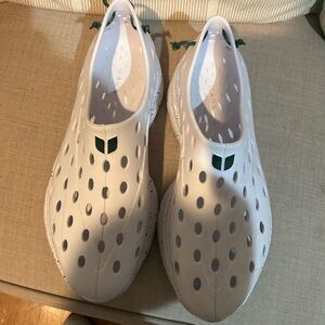 Men White Kane Revive Slip-On Shoes